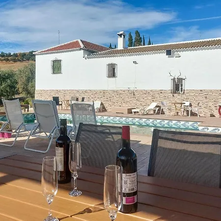 Beautiful In With Private Swimming Pool, Be Inside Or Outside