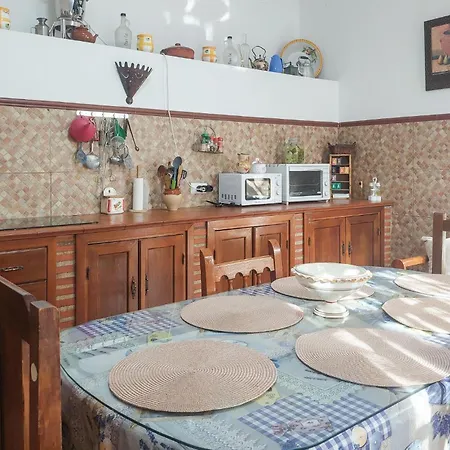 Beautiful In With Private Swimming Pool, Be Inside Or Outside *