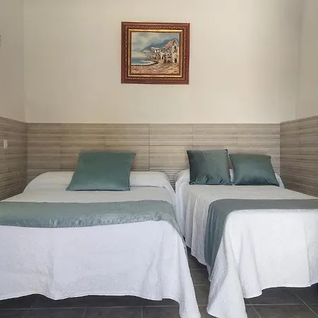 Beautiful In With Private Swimming Pool, Be Inside Or Outside