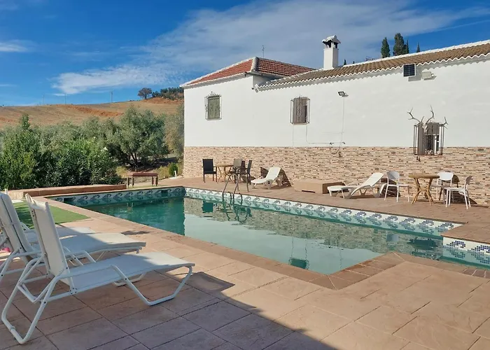 Beautiful In With Private Swimming Pool, Be Inside Or Outside רונדה