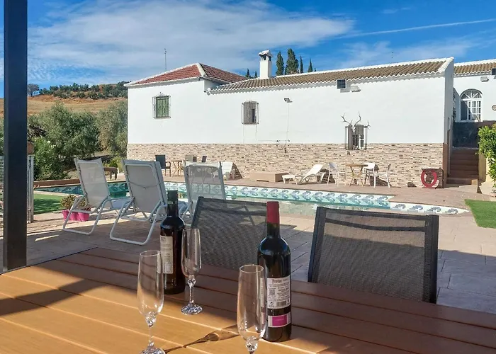 Beautiful In With Private Swimming Pool, Be Inside Or Outside